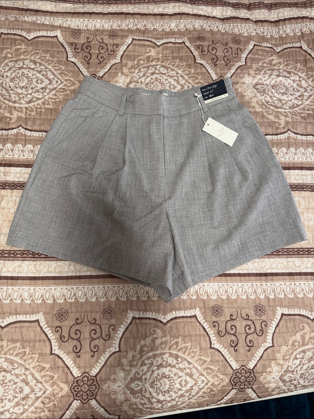 A&F Curve Love Ultra High Rise Sloane Short